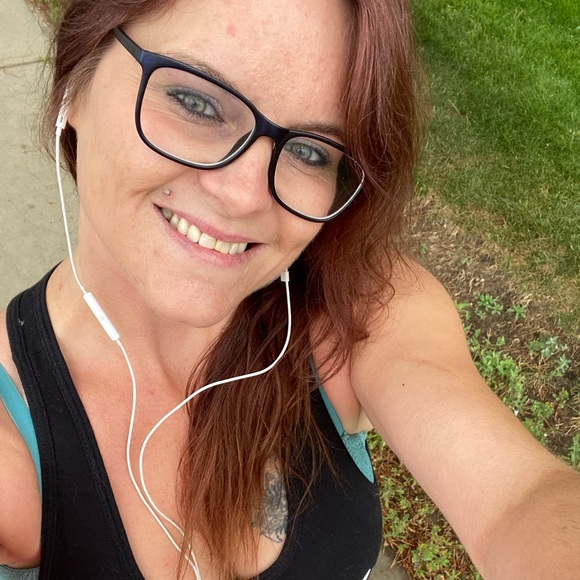 Meet your Posher, Roxy - Picture 1 of 1